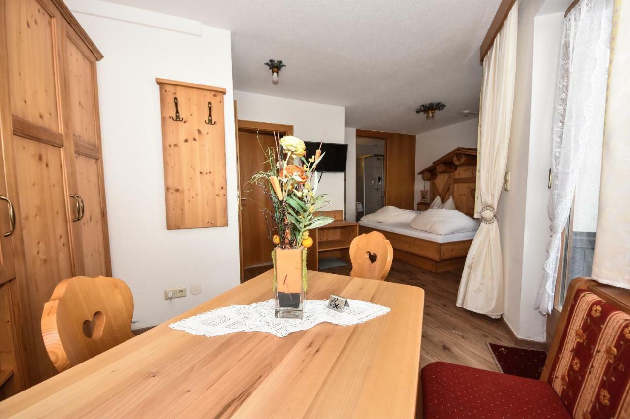 Gasthof Martha Nauders Bagian luar foto